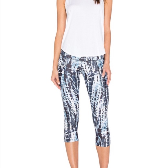 Cropped Printed Leggings - Picture 4 of 12